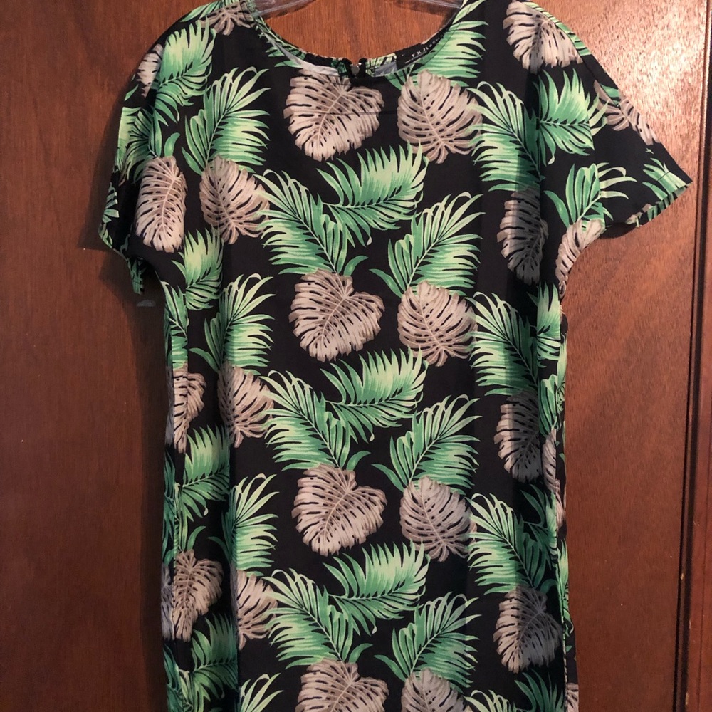 Dress; size M; only been worn once